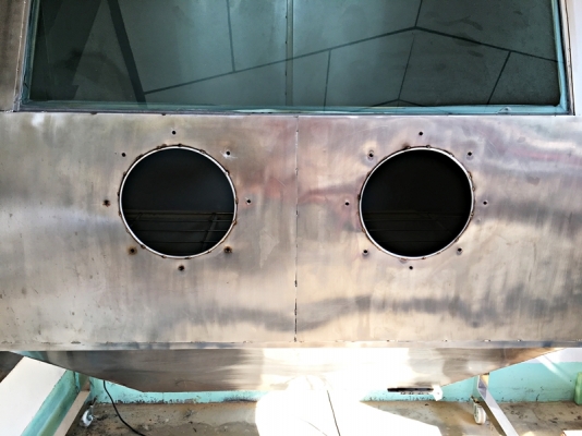 ตู้พ่นทรายงานสร้างสแตนเลสอย่างดีทั้งใบ ขนาด 150*80*180 cm. ตู้พ่นทรายงานสร้างสแตนเลสอย่างดีทั้งใบ ขนาด 150*80*180 cm.