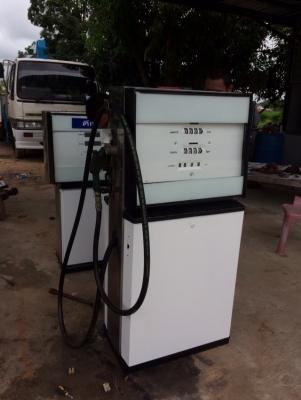 ถังน้ำมัน9000ลิตร +หัวจ่ายน้ำมัน ถังน้ำมัน9000ลิตร +หัวจ่ายน้ำมัน