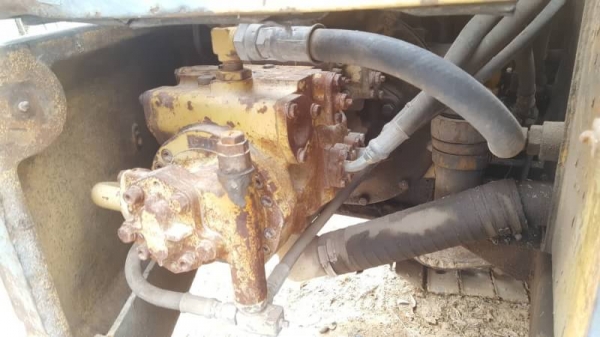 KOMATSU PC 60-5 KOMATSU PC 60-5