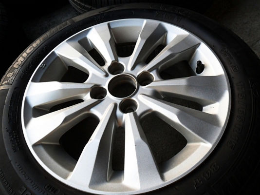 แม็กขอบ15 เอนไกแท้ 4รู100 สภาพใหม่ ยางมิชลินดอกหนา ล้อละ1125 แม็กขอบ15 เอนไกแท้ 4รู100 สภาพใหม่ ยางมิชลินดอกหนา ล้อละ1125