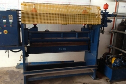 เครื่องตัดเหล็กแผ่น 4 ฟุต