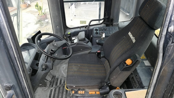 รถญี่ปุ่นเกรดA ขายถูก มาใหม่ KOMATSU WA380-5 สภาพสวย นำเข้าจากญี่ปุ่น โทร.090-986-2521 อ๊อบ