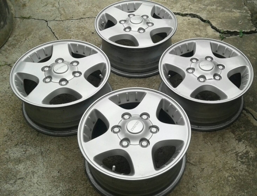 แม็กกระบะขอบ15 เอนไกแท้ 6รู139 สภาพดี (4วง 3,500)