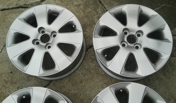 แม็กเก๋งขอบ15 เอนไกแท้ 4รู100 สภาพดี สีสวย (4วง 2,900)