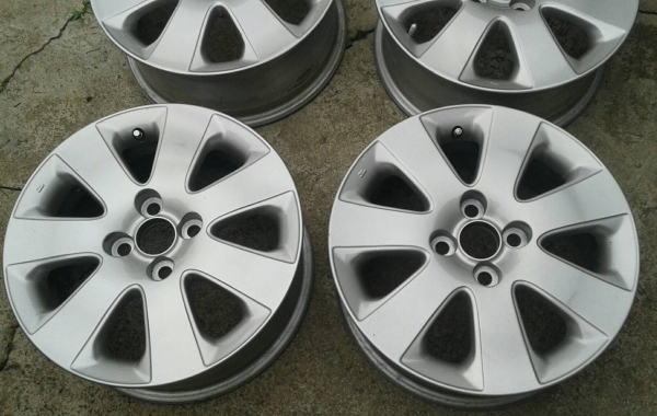 แม็กเก๋งขอบ15 เอนไกแท้ 4รู100 สภาพดี สีสวย (4วง 2,900)