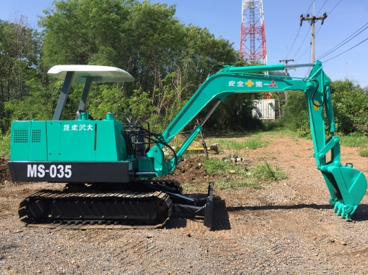 ขายรถขุดแบคโฮ MITSUBISHI MS-035 ขนาด Pc35 รถเก่านอกแท้100\% (เครื่อง4สูบ แทรคเหล็ก ระบบไว) รถพร้อมใช้งาน เอกสารใบอินวอยครบ               ????ราคา  260,000  ต่อรองได้???? ☎️สนใจติดต่อ 096-3268553  (สถิตย์พันธ์) ????ID LINE : 0963268553 ????#ร้านรุ่งเจริญแทร