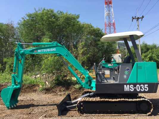 ขายรถขุดแบคโฮ MITSUBISHI MS-035 ขนาด Pc35 รถเก่านอกแท้100\% (เครื่อง4สูบ แทรคเหล็ก ระบบไว) รถพร้อมใช้งาน เอกสารใบอินวอยครบ               ????ราคา  260,000  ต่อรองได้???? ☎️สนใจติดต่อ 096-3268553  (สถิตย์พันธ์) ????ID LINE : 0963268553 ????#ร้านรุ่งเจริญแทร