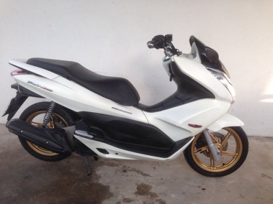 Honda Pcx 150i สีขาว ล้อแม็ก ปี 2013 วิ่งน้อย กุญแจรีโมท Id ling Stop Honda Pcx 150i สีขาว ล้อแม็ก ปี 2013 วิ่งน้อย กุญแจรีโมท Id ling Stop