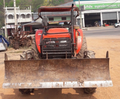 รถแทรกเตอร์ M6040 มือง