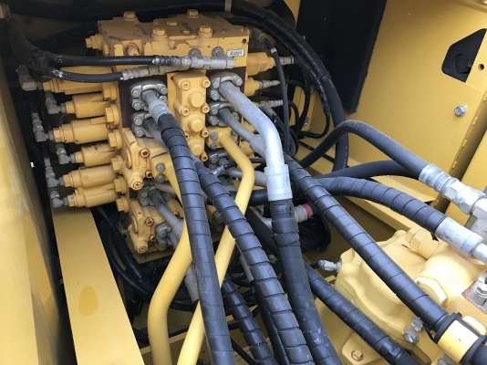 ขาย KOMATSU PC200-8MO สภาพสวยๆ พร้อมใช้งาน 5000 ชั่วโมง(PM7000ชม) ชมรถที่หน้างานได้ทุกวัน สนใจติดต่อ 081-4283210