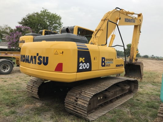 ขาย KOMATSU PC200-8MO สภาพสวยๆ พร้อมใช้งาน 5000 ชั่วโมง(PM7000ชม) ชมรถที่หน้างานได้ทุกวัน สนใจติดต่อ 081-4283210