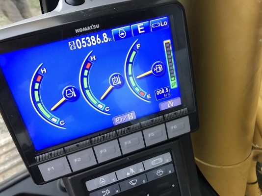 ขาย KOMATSU PC200-8MO สภาพสวยๆ พร้อมใช้งาน 5000 ชั่วโมง(PM7000ชม) ชมรถที่หน้างานได้ทุกวัน สนใจติดต่อ 081-4283210