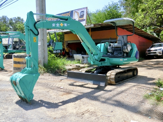 KOMATSU 25-7 ขนาดPC-25 <มีVDOให้ชม> รถเก่านอกแท้ มีเอกสารใบอินวอย☎️ติดต่อ 085-5632278 (ราคาต่อรองได้)