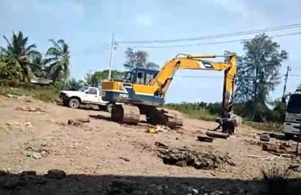 ขาย 450,000 KOBELCO sk 045 เครื่องดี ปั้มแรง เอวดี ช่วงล่าง แน่น รถพร้อมใช้ เอกสารซื้อขาย รถอยู่ ชุม ขาย 450,000 KOBELCO sk 045 เครื่องดี ปั้มแรง เอวดี ช่วงล่าง แน่น รถพร้อมใช้ เอกสารซื้อขาย รถอยู่ ชุม