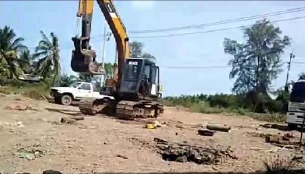 ขาย 450,000 KOBELCO sk 045 เครื่องดี ปั้มแรง เอวดี ช่วงล่าง แน่น รถพร้อมใช้ เอกสารซื้อขาย รถอยู่ ชุม ขาย 450,000 KOBELCO sk 045 เครื่องดี ปั้มแรง เอวดี ช่วงล่าง แน่น รถพร้อมใช้ เอกสารซื้อขาย รถอยู่ ชุม