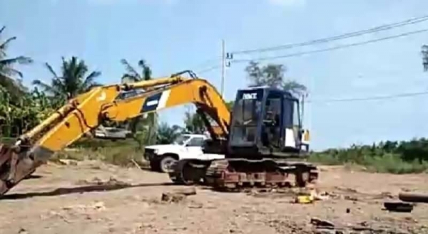 ขาย 450,000 KOBELCO sk 045 เครื่องดี ปั้มแรง เอวดี ช่วงล่าง แน่น รถพร้อมใช้ เอกสารซื้อขาย รถอยู่ ชุม