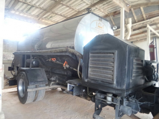 รสเปร์ยางถัง6000ลิตร อู่รุ่งโรจน์ ตัวรถ NISSAN UD ถังสเปร์ใหม่เอี่ยม