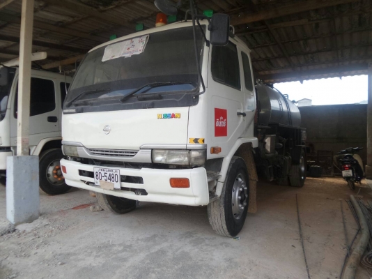 รสเปร์ยางถัง6000ลิตร อู่รุ่งโรจน์ ตัวรถ NISSAN UD ถังสเปร์ใหม่เอี่ยม