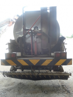 รสเปร์ยางถัง6000ลิตร อู่รุ่งโรจน์ ตัวรถ NISSAN UD ถังสเปร์ใหม่เอี่ยม