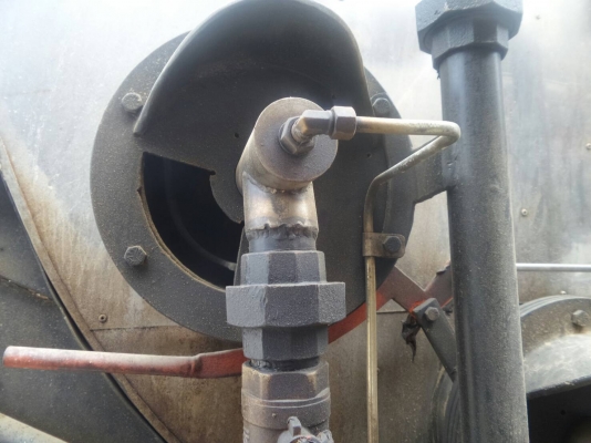 รสเปร์ยางถัง6000ลิตร อู่รุ่งโรจน์ ตัวรถ NISSAN UD ถังสเปร์ใหม่เอี่ยม