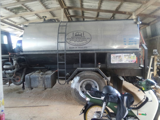 รสเปร์ยางถัง6000ลิตร อู่รุ่งโรจน์ ตัวรถ NISSAN UD ถังสเปร์ใหม่เอี่ยม