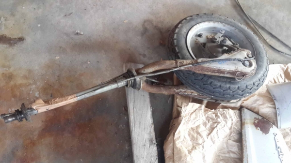 ขายอะไหล่เกือบทั้งคันของ Honda Fuji Rabbit 90cc ปี1965 เป็นรถเก่าญี่ปุ่น มือ1บ้านเรา