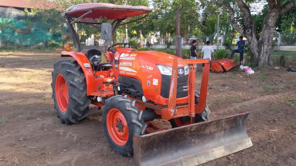 4708 ดันหน้าพาลหลังสวยๆๆเครื่องดี ใช้งานน้อยเอกสารทะเบียนพร้อม