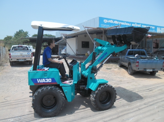 ขายรถตัก KOMATSU WA30 สวยทำเสร็จใหม่กิ๊ก เช็คระบบทั้งคันแล้ว