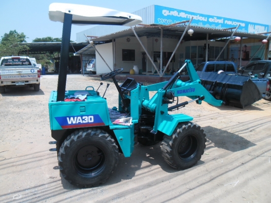 ขายรถตัก KOMATSU WA30 สวยทำเสร็จใหม่กิ๊ก เช็คระบบทั้งคันแล้ว