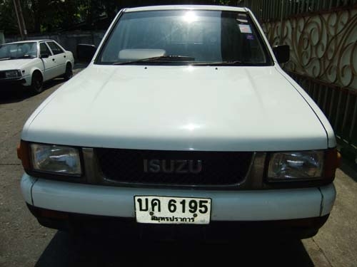 ISUZU SPACECAB 2.8 ปี 95 สีขาว ขายด่วน