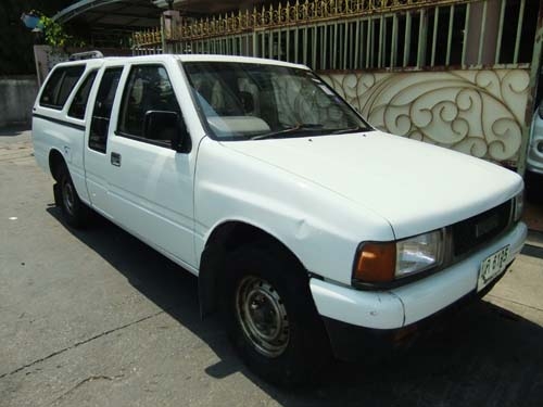 ISUZU SPACECAB 2.8 ปี 95 สีขาว ขายด่วน