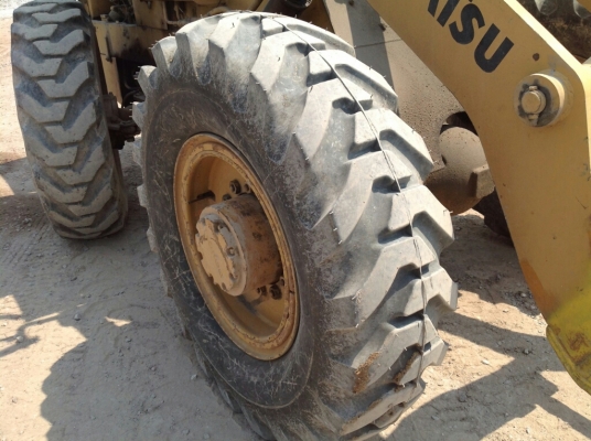 รถตักล้อยาง JH 30 ยางสวยพร้อมใช้งาน//คุณปรีชากร โทร.086-879-5551 รถตักล้อยาง JH 30 ยางสวยพร้อมใช้งาน//คุณปรีชากร โทร.086-879-5551