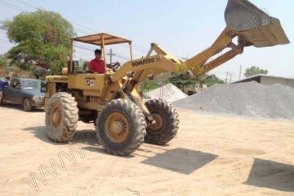 รถตักล้อยาง JH 30 ยางสวยพร้อมใช้งาน//คุณปรีชากร โทร.086-879-5551 รถตักล้อยาง JH 30 ยางสวยพร้อมใช้งาน//คุณปรีชากร โทร.086-879-5551