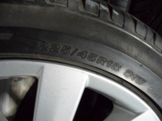 แม็ก18"5รู114+พร้อมยาง(10,900บ.)*ญี่ปุ่นแท้ทั้งset *ตัวนอกmasda+ยาง225/45/18  สนใจ t.085-227-5772 วี