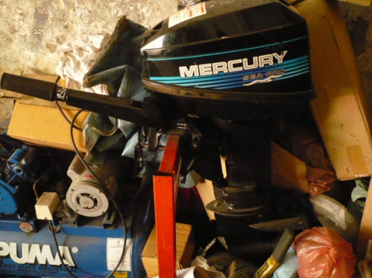 ขายเครื่องเรือ เมอร์คิวรี่ 10 แรง หางสั้นต้องการใช้เงินด่วน