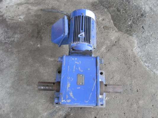 ขายมอเตอร์เกียร์ sumitomo 1/2 Hp. อัตราทด 200/1 แกนเพลาออกสองข้าง สภาพดี พร้อมใช้งาน