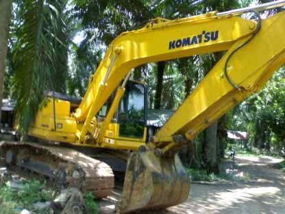 รถแบคโฮ KOMATSU PC 160 - 8  ( ขายคู่ )  รถนิสสัน 230 แรงม้า  สนใจติดต่อ 081 - 6079515
