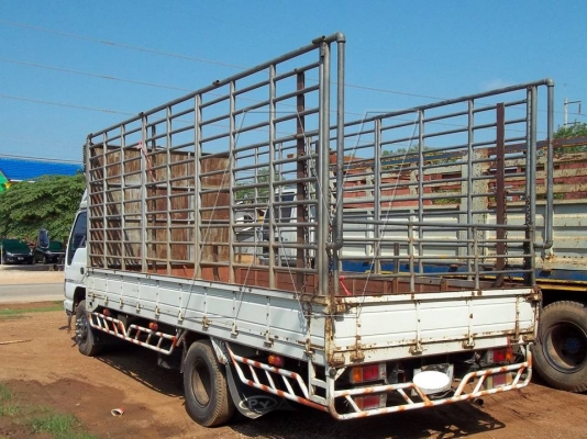 ขาย 6 ล้อ อีซุ NQR 175 แรง / ปี 48 / กระบะยาว 5.50 เมตร ( เดิมๆ )