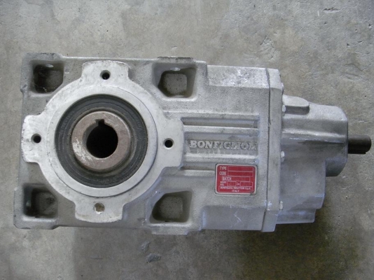 ขายหัวทดเกียร์ ออกได้สองทาง อัตราทด 7ครึ่ง ต่อ 1 สภาพสวยพร้อมใช้งาน