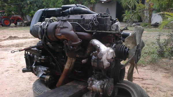 ขายเครื่องisuzu 240เทอร์โบว์6HK1ของครบพร้อมใช้งานแถมอินเตอร์ให้อีกเผื่อมีใครอยากวางรถเกี่ยว