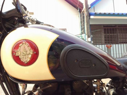 BSA M33 คลาสสิคไบค์ ขี่ได้แบบหล่อๆสไตล์หนุ่มอังกฤษ