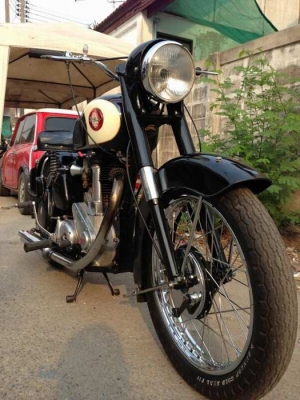 BSA M33 คลาสสิคไบค์ ขี่ได้แบบหล่อๆสไตล์หนุ่มอังกฤษ