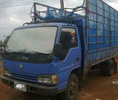 ISUZU ROCKY 210 HP 6SA1 รถหางปลาสิบล้อ 2 เพลา ใช้ลาก PC 200 ได้สบายครับ เครื่องแน่นแรงดี ภายในเก๋งคอนโซลสวย พวงมาลัยเพาเวอร์ เบรคทริ๊ปฟี้ ช่วงล่างใหญ่คัชซีสวย ยาง 10.00 ขอบ 20 สภาพดี เอกสารทะเบียนครบถูกต้องพร้อมโอน ราคาต่อรองได้ครับ
