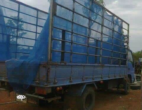 ISUZU ROCKY 210 HP 6SA1 รถหางปลาสิบล้อ 2 เพลา ใช้ลาก PC 200 ได้สบายครับ เครื่องแน่นแรงดี ภายในเก๋งคอนโซลสวย พวงมาลัยเพาเวอร์ เบรคทริ๊ปฟี้ ช่วงล่างใหญ่คัชซีสวย ยาง 10.00 ขอบ 20 สภาพดี เอกสารทะเบียนครบถูกต้องพร้อมโอน ราคาต่อรองได้ครับ