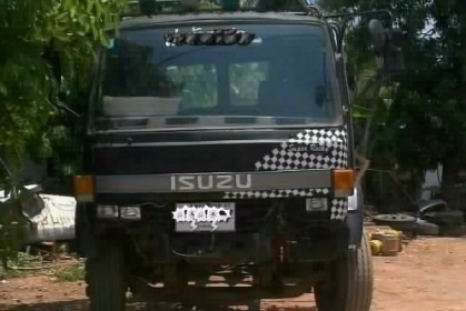 ISUZU ROCKY 210 HP 6SA1 รถหางปลาสิบล้อ 2 เพลา ใช้ลาก PC 200 ได้สบายครับ เครื่องแน่นแรงดี ภายในเก๋งคอนโซลสวย พวงมาลัยเพาเวอร์ เบรคทริ๊ปฟี้ ช่วงล่างใหญ่คัชซีสวย ยาง 10.00 ขอบ 20 สภาพดี เอกสารทะเบียนครบถูกต้องพร้อมโอน ราคาต่อรองได้ครับ