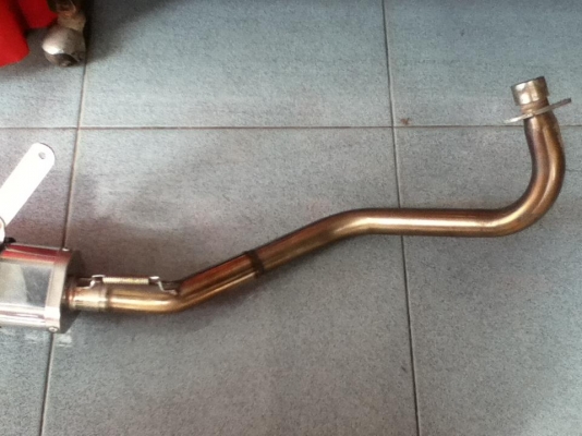 ขายท่อ  KSR ขายถูก มารองดูก่อนได้ครับ มีจุกลดเสียงด้วย