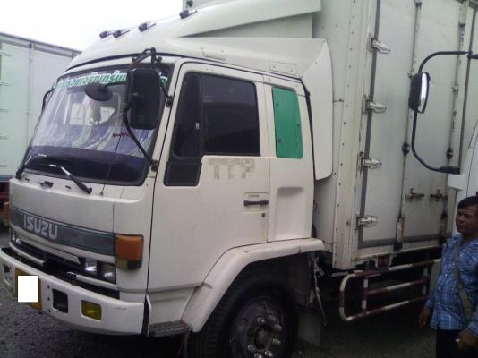 ขายด่วน Isuzu Rocky 195 ฝาดำ ตู้ 10 บาน 7.2 ม.