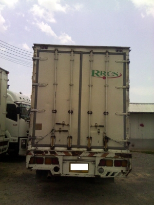 ขายด่วน Isuzu Rocky 195 ฝาดำ ตู้ 10 บาน 7.2 ม.