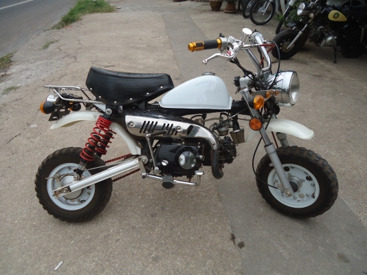 หนุ่ม ปราจีน : ขายมังกี้110 cc สตาร์ทมือ พร้อมส่งคับ