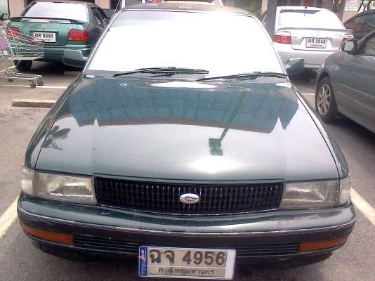 รถเก๋ง โตโยต้า รุ่น เเป๊ะยิ้ม